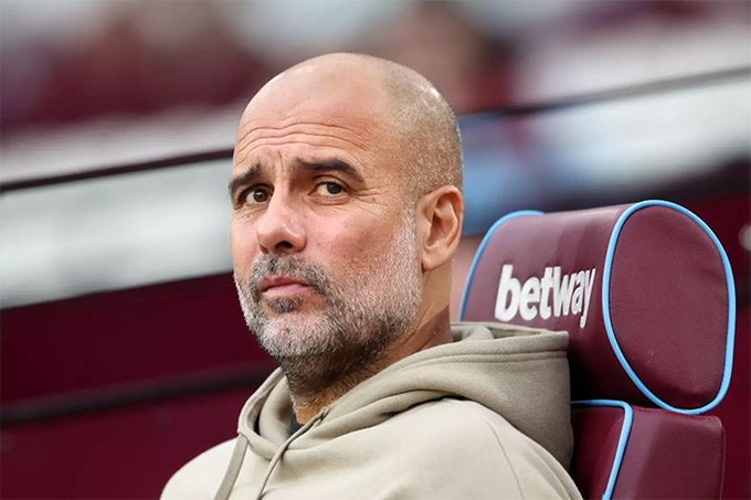 Pep vừa bị một cựu sao Premier League "mắng" là đã phá hỏng bóng đá