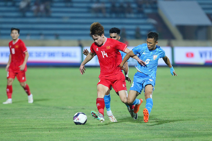 Hoàng Đức đặt mục tiêu giúp Phù Đổng Ninh Bình thăng hạng V.League. Ảnh: Đức Cường