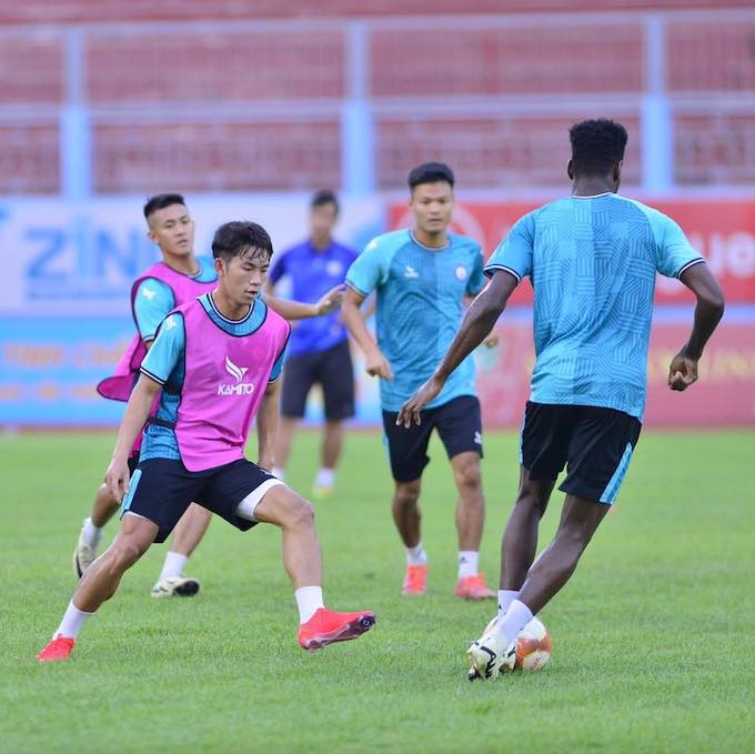 Hình ảnh tập luyện của đội Khánh Hoà lúc còn ở V.League. Ảnh: KHFC