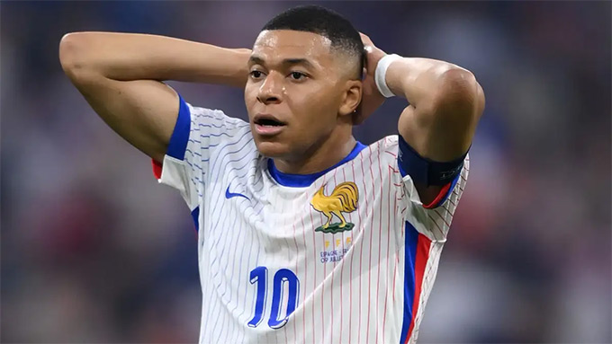 Fan Pháp không coi Mbappe là đội trưởng thực sự