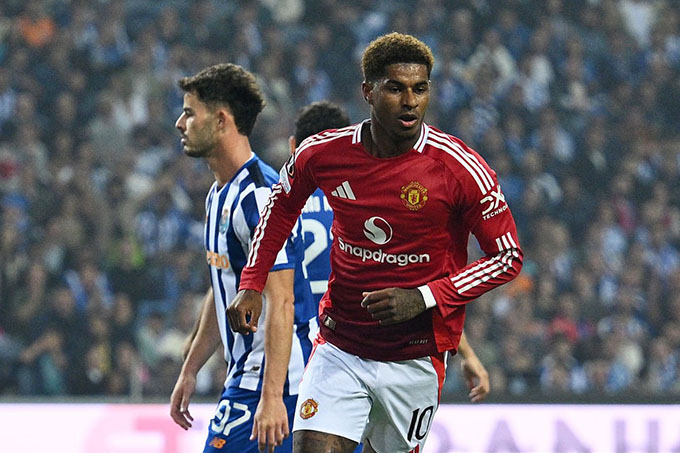 CĐV chưa hiểu vì sao Ten Hag lại thay Rashford sau khi hiệp 1 khép lại