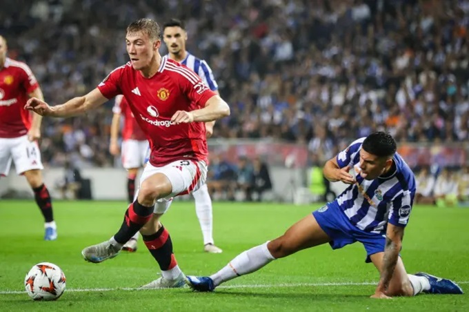 MU hòa kịch tính 3-3 trên sân Porto