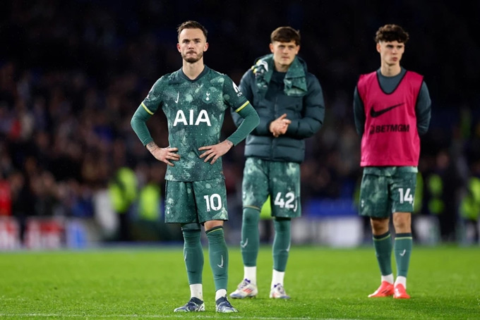 Tottenham đã có trận thua ngược nhục nhã